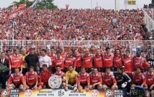 瓦朗谢纳队客场战胜兰斯，取得胜利