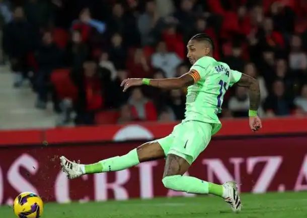 易胜博体育-竞技场上,球员发挥出色技艺-第2张图片-易胜博体育 易胜博体育-竞技场上,球员发挥出色技艺-第2张图片-易胜博体育